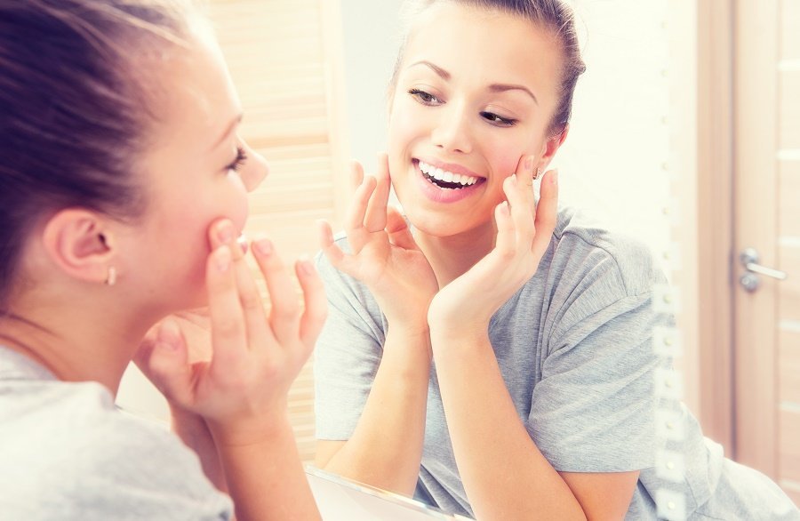 Moisturizing Oils to Add to Your Skin Care Regimen